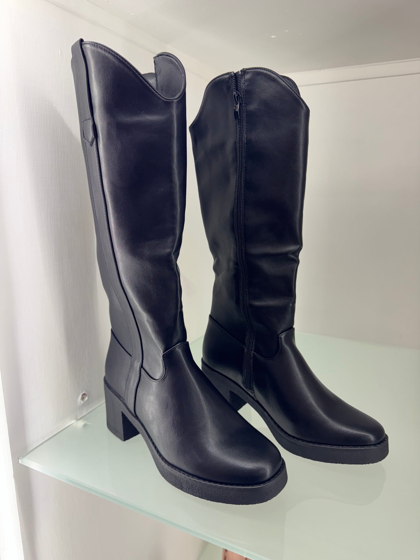 Stivale nero semplice cod 335